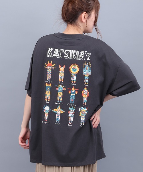 チチカカ(チチカカ)の「チビカチナプリントTシャツ(Tシャツ/カットソー・レディース・その他1/チャコールグレー/レッド・FREE)」の2枚目の写真
