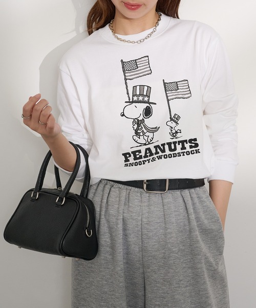 HANES(ヘインズ)の「【Hanes】PEANUTS*BEEFY-T クルーネックロングスリーブTシャツ(Tシャツ/カットソー・メンズ・ホワイト/ブラック・XL/L/M/S)」の1枚目の写真