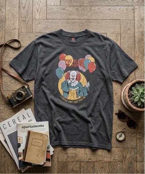 ALWAYS GOOD TIME(オルウェイズグッドタイム)の「【IT/イット】USD加工"ペニーワイズ"プリント半袖Tシャツ/Movie Tee/ユニセックス(Tシャツ/カットソー・メンズ・アイボリー/ホワイト系その他/スミクロ/ブラック系その他・LL/L/M)」の4枚目の写真