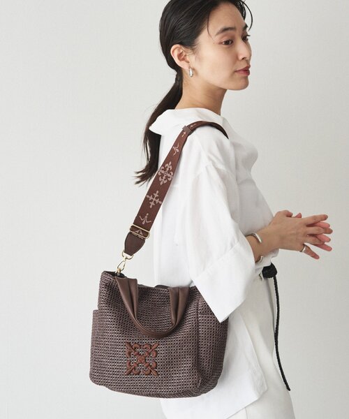 russet(ラシット)の「【今季大注目】ナイロンラフィア2WAYトートバッグ(トートバッグ・レディース・アイボリー/ブラック/ダークブラウン・FREE)」の11枚目の写真