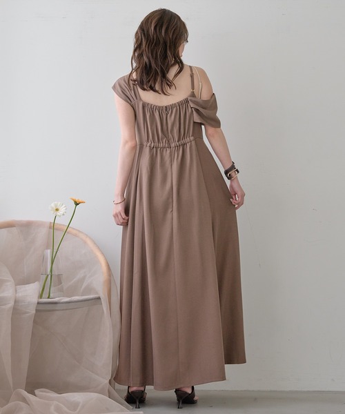 mideal(マイディール)の「ribbon design one shoulder onepiece / リボンデザインワンショルダーワンピース(ワンピース・レディース・ブラウン/ブラック・FREE)」の4枚目の写真