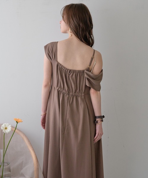 mideal(マイディール)の「ribbon design one shoulder onepiece / リボンデザインワンショルダーワンピース(ワンピース・レディース・ブラウン/ブラック・FREE)」の11枚目の写真