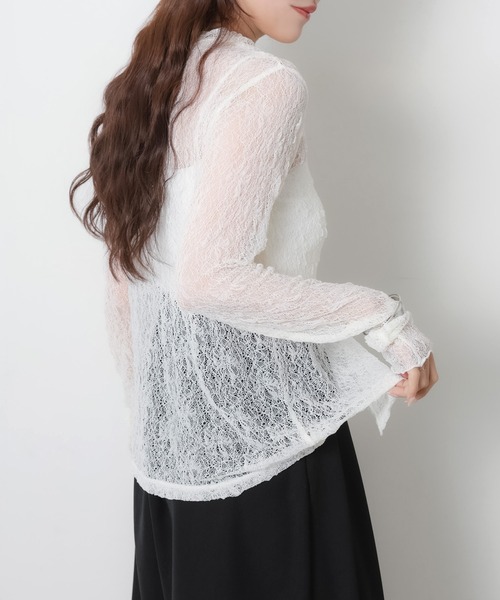 Riberry(リベリー)の「シアーレースシャツトップス(シャツ/ブラウス・レディース・オフホワイト/ブラック・MEDIUM)」の3枚目の写真