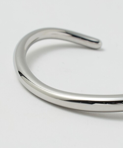 green label relaxing（グリーンレーベルリラクシング）の「メタルバー バングル 2（バングル/リストバンド・レディース・ゴールド/シルバー・FREE）」の10枚目の写真