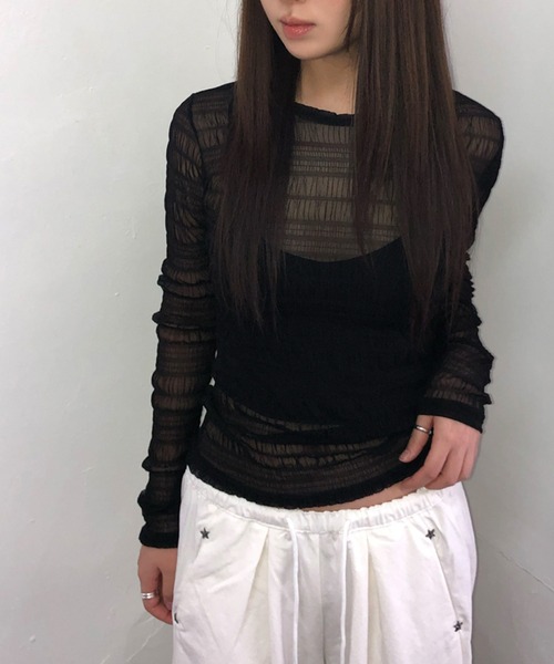 Songe(ソンジュ)の「シアーシャーリングトップス(Tシャツ/カットソー・レディース・ブラック/ホワイト/ライトベージュ・FREE)」の6枚目の写真