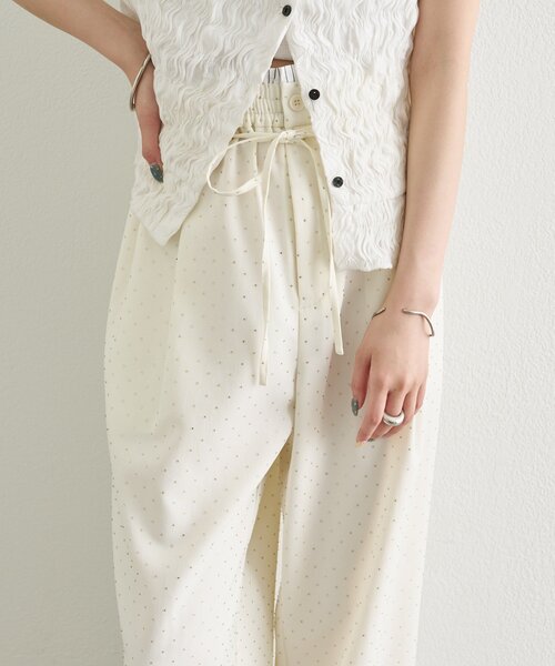 mystic(ミスティック)の「【新色IVO・GRY/3サイズ展開◎】ラインストーンWベルトパンツ(スラックス・レディース・グレー/ブラック/グレー系その他2/アイボリー・0/1/2)」の2枚目の写真