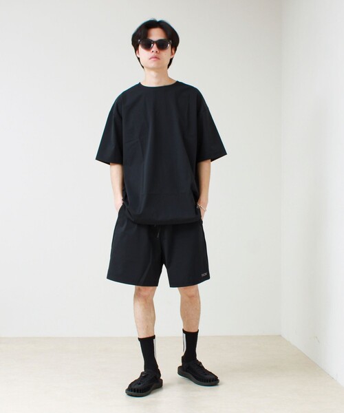 TAION(タイオン)の「【GLOSTER×TAION】機能素材 ワンマイルセットアップ(Tシャツ+ショーツ)(Tシャツ/カットソー・メンズ・チャコールグレー/ブラック・XL/L/M)」の3枚目の写真