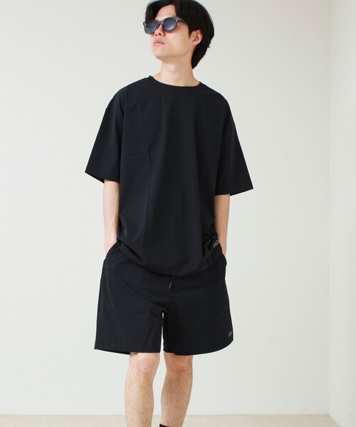 TAION(タイオン)の「【GLOSTER×TAION】機能素材 ワンマイルセットアップ(Tシャツ+ショーツ)(Tシャツ/カットソー・メンズ・チャコールグレー/ブラック・XL/L/M)」の4枚目の写真