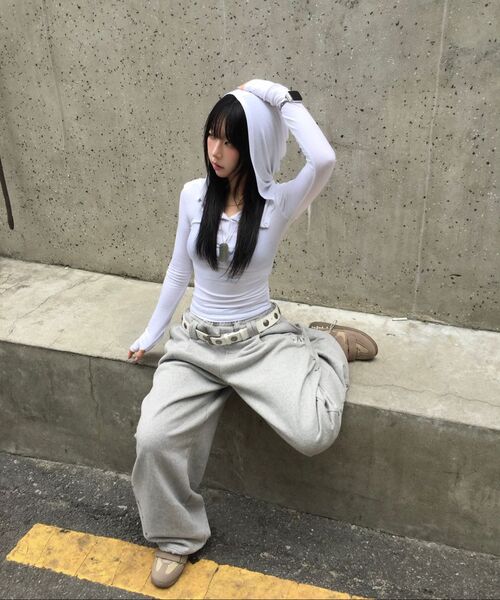 KHAKIPOINT（カーキポイント）の「High-neck Hooded Top (white)（パーカー・レディース・その他・FREE）」の2枚目の写真