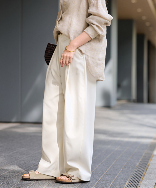 FRAMeWORK(フレームワーク)の「≪WEB限定≫タックカーブバックゴムパンツ 2(スラックス・レディース・ホワイト/ブラック・38/36/34)」の2枚目の写真