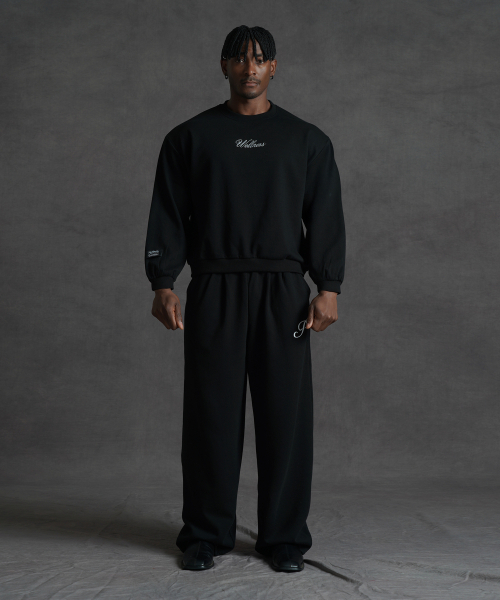 PHERMENON（フェルメノン）の「セミオーバーフィットクロップスウェットマンツーマンTシャツ - ブラック（スウェット・メンズ・ブラック・1/2/3）」の2枚目の写真