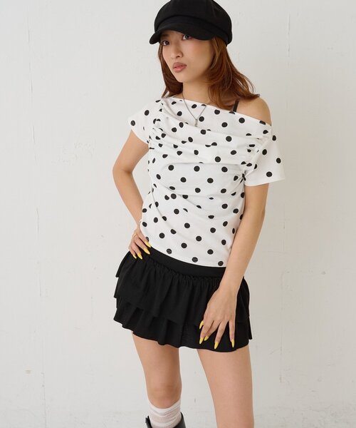 WHO'S WHO gallery（フーズフーギャラリー）の「ギャザーオフショルドットトップス（Tシャツ/カットソー・レディース・オフホワイト/ブラック・FREE）」の4枚目の写真