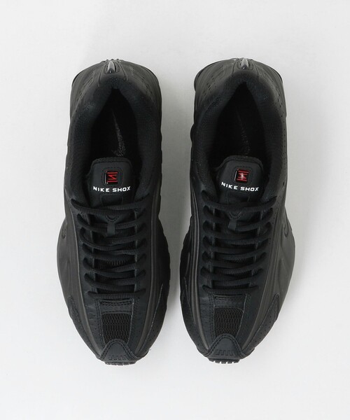 NIKE(ナイキ)の「<NIKE>ショックス R4 スニーカー(スニーカー・レディース・ブラック・24cm/24.5cm)」の3枚目の写真