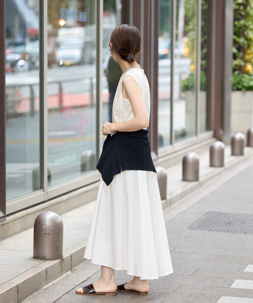 VERMEIL par iena（ヴェルメイユパーイエナ）の「Panel Flow Dress（ワンピース・レディース・ブラック/ホワイト・FREE）」の14枚目の写真