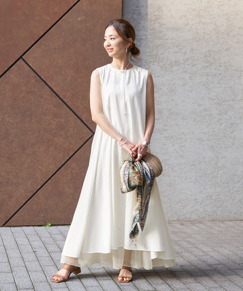 VERMEIL par iena（ヴェルメイユパーイエナ）の「Panel Flow Dress（ワンピース・レディース・ブラック/ホワイト・FREE）」の17枚目の写真