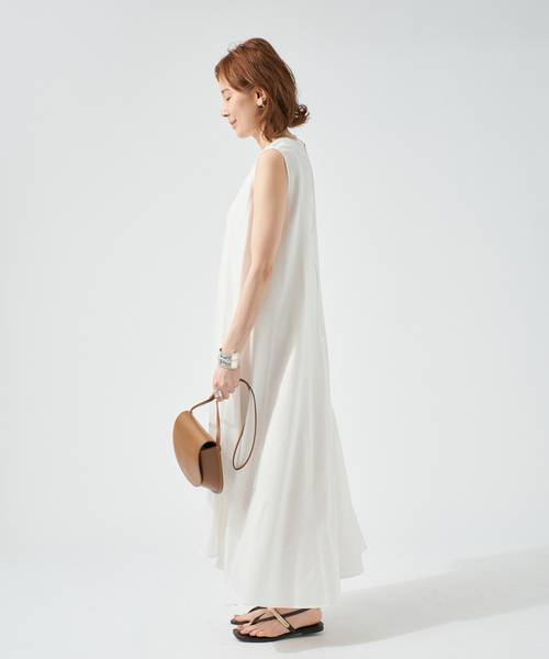 VERMEIL par iena（ヴェルメイユパーイエナ）の「Panel Flow Dress（ワンピース・レディース・ブラック/ホワイト・FREE）」の20枚目の写真