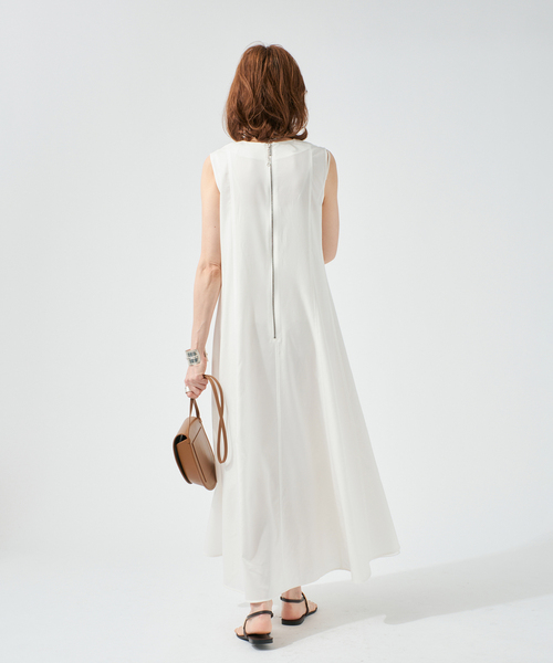 VERMEIL par iena（ヴェルメイユパーイエナ）の「Panel Flow Dress（ワンピース・レディース・ブラック/ホワイト・FREE）」の21枚目の写真