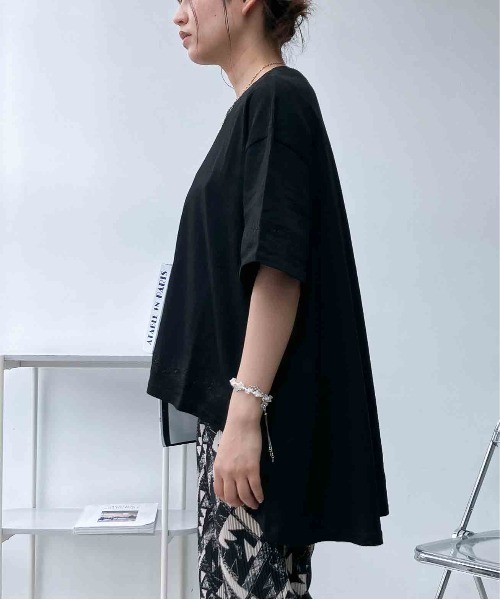 AS KNOW AS plus(アズノゥアズプラス)の「○ゆったり涼感シルエット テントライン刺繍半袖Tシャツ(Tシャツ/カットソー・レディース・グレイッシュベージュ/ブルー/ブラック・FREE)」の21枚目の写真