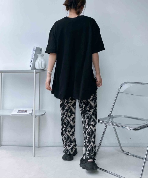 AS KNOW AS plus(アズノゥアズプラス)の「○ゆったり涼感シルエット テントライン刺繍半袖Tシャツ(Tシャツ/カットソー・レディース・グレイッシュベージュ/ブルー/ブラック・FREE)」の13枚目の写真