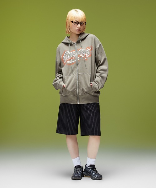 X-girl（エックスガール）の「LETTERING SPRAY LOGO ZIP UP SWEAT HOODIE（パーカー・レディース・ブラック/オリーブ/ブラウン・S/M）」の5枚目の写真