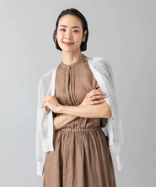 MICHEL KLEIN（ミッシェル・クラン）の「[ドライタッチ]シアーラメVネックカーディガン（カーディガン/ボレロ・レディース・ライトグレー/ブラック・38/40）」の10枚目の写真