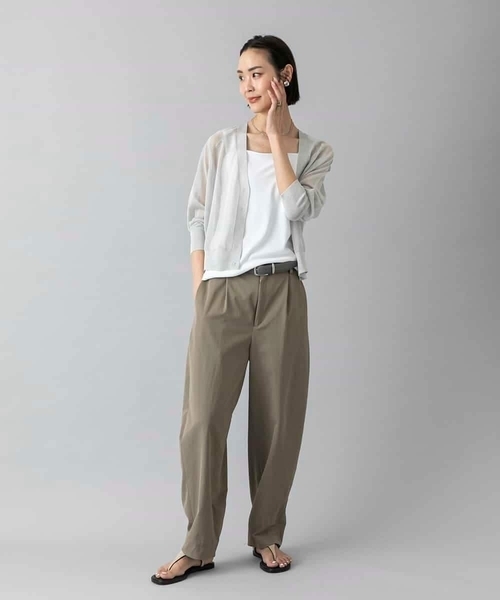 MICHEL KLEIN（ミッシェル・クラン）の「[ドライタッチ]シアーラメVネックカーディガン（カーディガン/ボレロ・レディース・ライトグレー/ブラック・38/40）」の19枚目の写真
