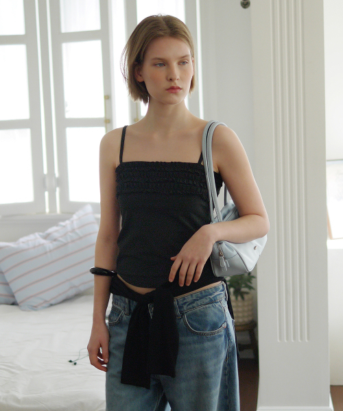 AFTERHOURS(アフターアワーズ)の「RUFFLE SLEEVELESS TOP (BLACK)(Tシャツ/カットソー・レディース・ブラック・FREE)」の4枚目の写真