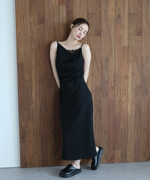 J by blue(ジェイバイブルー)の「《2サイズ展開》レースドレープキャミワンピース(ワンピース・レディース・ブラック/ブラウン・MEDIUM/SMALL)」の13枚目の写真