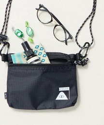 POLeR（ポーラー）の「【WEB限定】[POLeR/ポーラー] STUFFABLE POUCH コンパクトサコッシュ（ショルダーバッグ）」