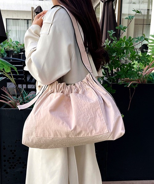Miniministore(ミニミニストア)の「ギャザーショルダーバッグナイロン鞄大容量(ショルダーバッグ・レディース・カーキ/ベージュ/ラベンダー/ライトピンク/ブラック・FREE)」の5枚目の写真