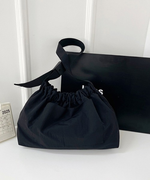 Miniministore(ミニミニストア)の「ギャザーショルダーバッグナイロン鞄大容量(ショルダーバッグ・レディース・カーキ/ベージュ/ラベンダー/ライトピンク/ブラック・FREE)」の7枚目の写真