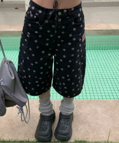 Vipoa(ヴィポア)の「ドット柄ハーフデニムパンツ(デニムパンツ・レディース・ブラック・LARGE/MEDIUM)」の18枚目の写真