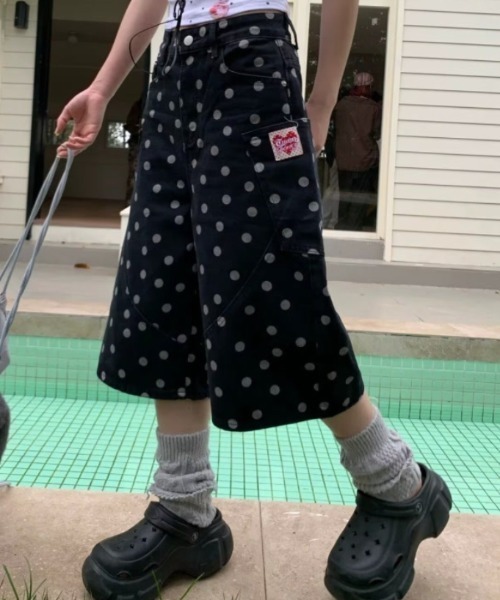 Vipoa(ヴィポア)の「ドット柄ハーフデニムパンツ(デニムパンツ・レディース・ブラック・LARGE/MEDIUM)」の15枚目の写真