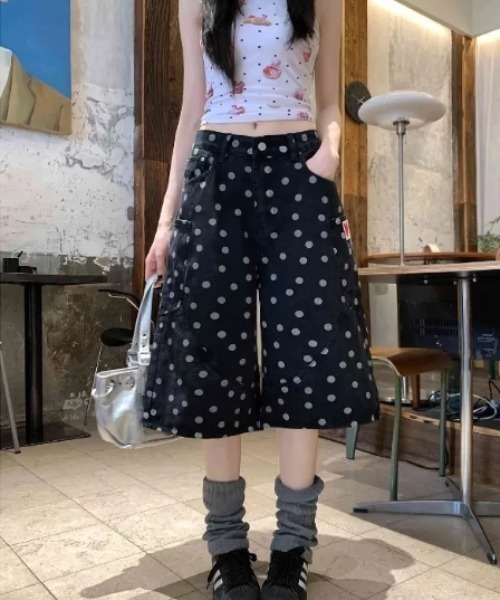 Vipoa(ヴィポア)の「ドット柄ハーフデニムパンツ(デニムパンツ・レディース・ブラック・LARGE/MEDIUM)」の11枚目の写真