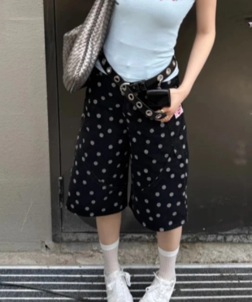 Vipoa(ヴィポア)の「ドット柄ハーフデニムパンツ(デニムパンツ・レディース・ブラック・LARGE/MEDIUM)」の7枚目の写真