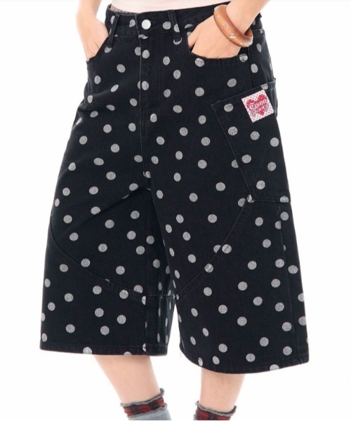 Vipoa(ヴィポア)の「ドット柄ハーフデニムパンツ(デニムパンツ・レディース・ブラック・LARGE/MEDIUM)」の6枚目の写真