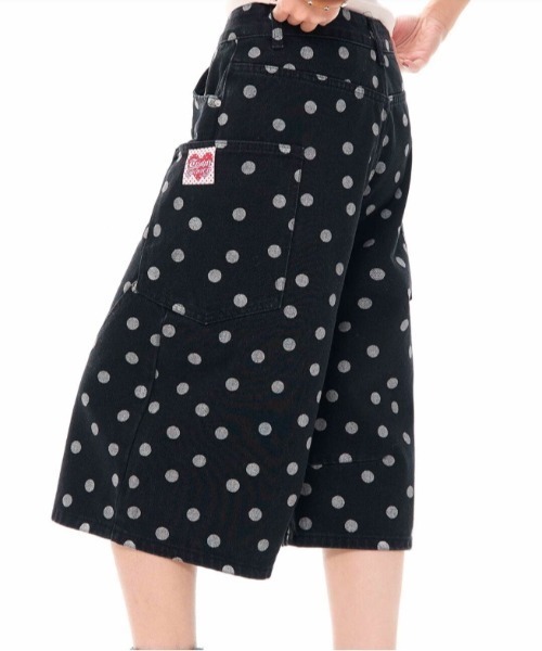 Vipoa(ヴィポア)の「ドット柄ハーフデニムパンツ(デニムパンツ・レディース・ブラック・LARGE/MEDIUM)」の3枚目の写真