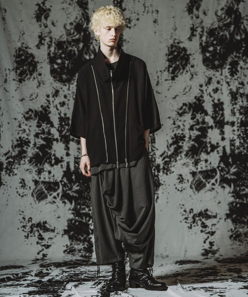 NO ID.（ノーアイディ）の「【NO ID.】Asymmetry Tuck Trousers / アシンメトリー タック トラウザーズ（その他パンツ・メンズ・ライトベージュ/グレー/ブラック・2/1）」の10枚目の写真