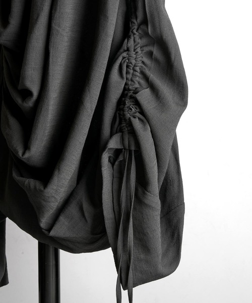 NO ID.（ノーアイディ）の「【NO ID.】Asymmetry Tuck Trousers / アシンメトリー タック トラウザーズ（その他パンツ・メンズ・ライトベージュ/グレー/ブラック・2/1）」の21枚目の写真