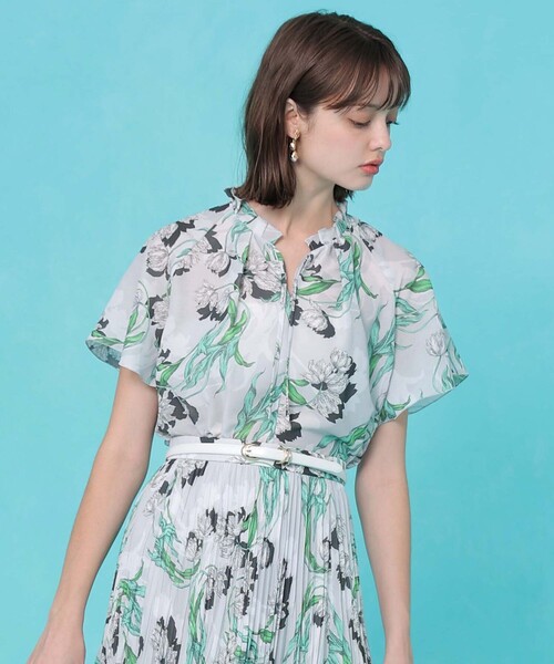 ANAYI(アナイ)の「ラーレプリントフレアースリーブ ブラウス〈セットアップ対応商品〉(シャツ/ブラウス・レディース・ネイビー/ライトグレー/ベージュ・38/36)」の21枚目の写真