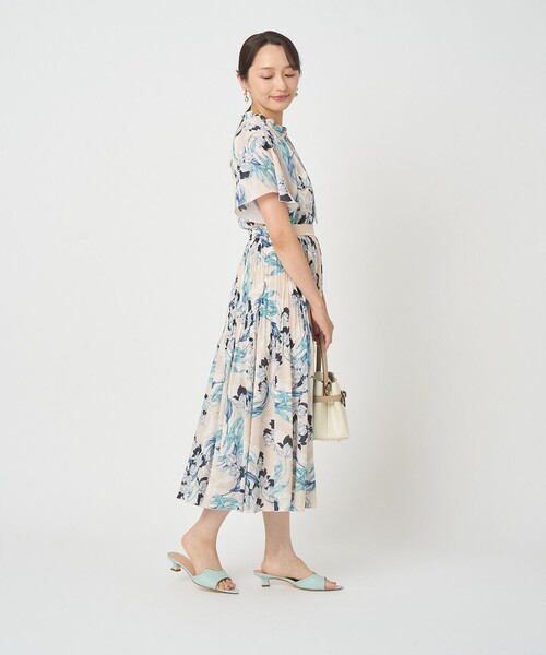 ANAYI(アナイ)の「ラーレプリントフレアースリーブ ブラウス〈セットアップ対応商品〉(シャツ/ブラウス・レディース・ネイビー/ライトグレー/ベージュ・38/36)」の14枚目の写真