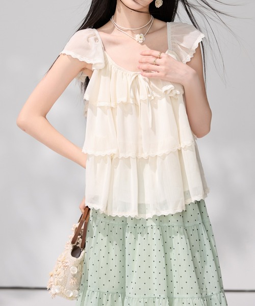 LUCPY(ラクピー)の「ティアードフリルシアーブラウス(シャツ/ブラウス・レディース・ホワイト・X-LARGE/LARGE/MEDIUM/SMALL)」の2枚目の写真