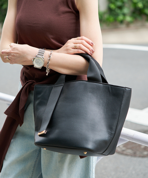 LE TALON（ルタロン）の「《追加 / 大容量&500mlペットボトル収納◎》LE TALON BELT M トート（トートバッグ・レディース・ブラック/アイボリー・FREE）」の4枚目の写真