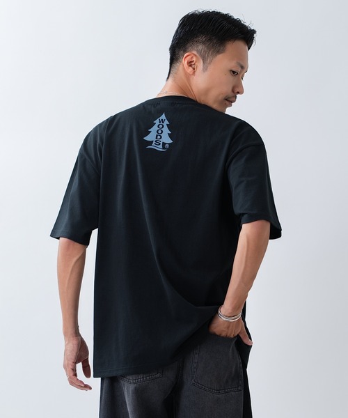 Woods(ウッズ)の「【WOODS】別注 プリント 半袖Tシャツ(Tシャツ/カットソー・メンズ・ブルー系/ホワイト/ブラック/ホワイト系1/ホワイト系/カーキ/ベージュ系1/ブラック系1/ブラック系・SMALL/MEDIUM/LARGE/X-LARGE)」の17枚目の写真