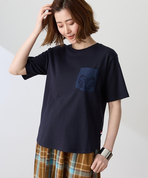 Petit Honfleur（プチオンフルール）の「刺しゅうポケットTシャツ【接触冷感・UVカット・オーガニックコットンブレンド】（Tシャツ/カットソー・レディース・オレンジ/ネイビー/ホワイト・M/L）」の4枚目の写真