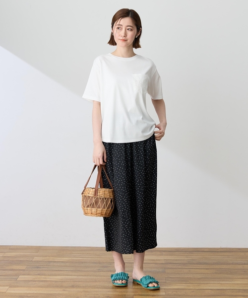 Petit Honfleur（プチオンフルール）の「刺しゅうポケットTシャツ【接触冷感・UVカット・オーガニックコットンブレンド】（Tシャツ/カットソー・レディース・オレンジ/ネイビー/ホワイト・M/L）」の11枚目の写真