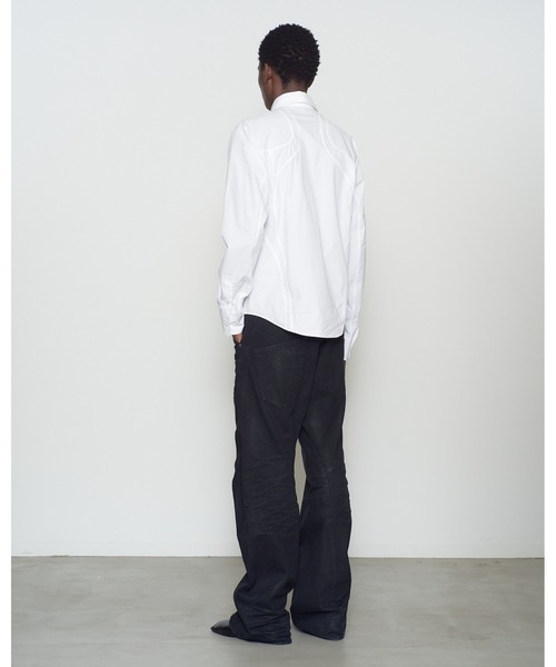 NVRFRGT(ネヴァーフォーゲット)の「PANELLED UTILITY DRESS SHIRT/オーガニックコットン/ボタンフロントシャツ/天然貝釦/NVRFRGT(シャツ/ブラウス・メンズ・ホワイト/サックスブルー/グレー・2/3)」の6枚目の写真