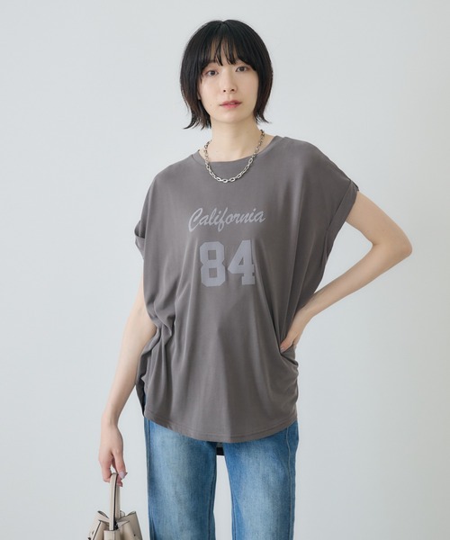 Paradise Picnic(パラダイスピクニック)の「ROSIEE ソフト風合いフロッキーTシャツ(Tシャツ/カットソー・レディース・モカ/ブラック・FREE)」の2枚目の写真