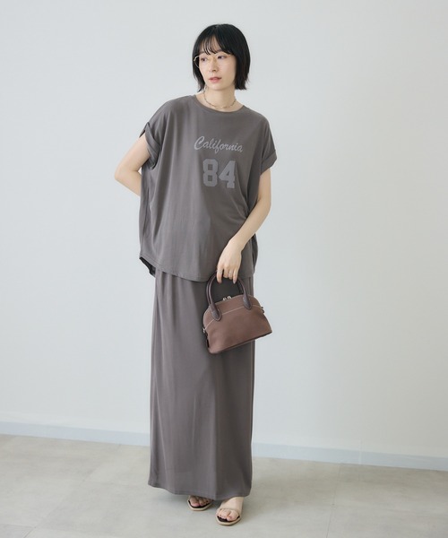 Paradise Picnic(パラダイスピクニック)の「ROSIEE ソフト風合いフロッキーTシャツ(Tシャツ/カットソー・レディース・モカ/ブラック・FREE)」の9枚目の写真