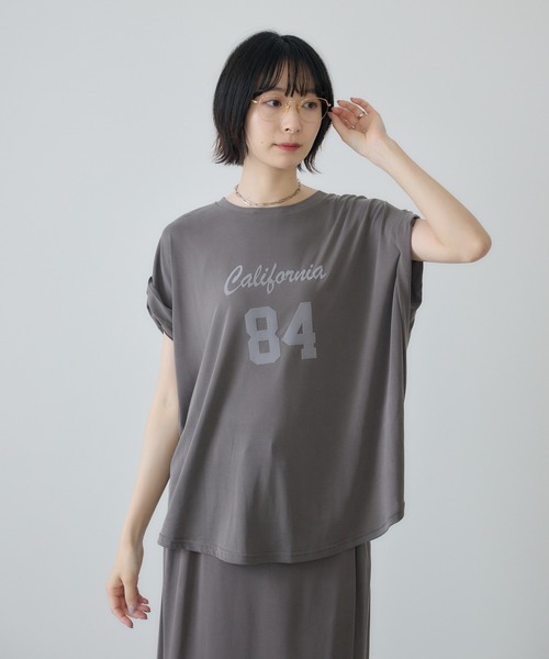Paradise Picnic(パラダイスピクニック)の「ROSIEE ソフト風合いフロッキーTシャツ(Tシャツ/カットソー・レディース・モカ/ブラック・FREE)」の3枚目の写真